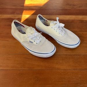 Vans Authentic natural dye.